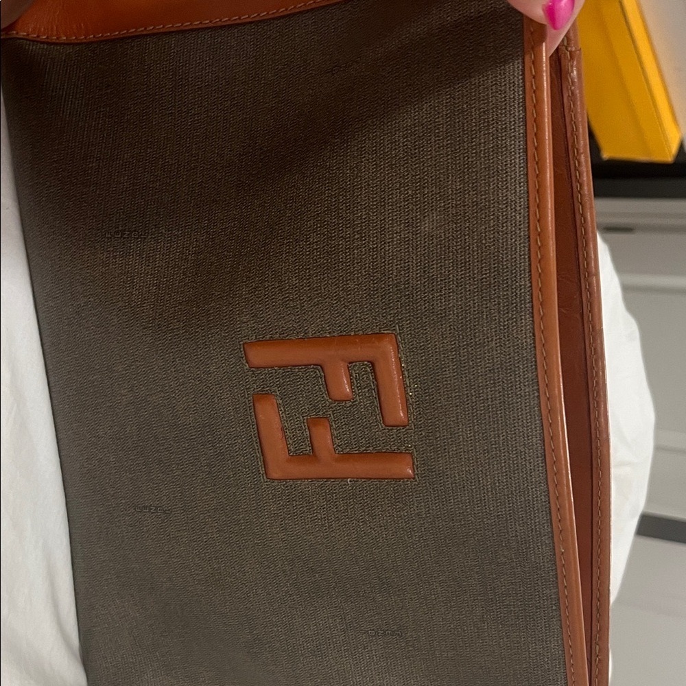 Fendi Brown and Tan Vintage Crossbody Bag.   Strap comes off full Clutch Bag - Picture 4 of 7
